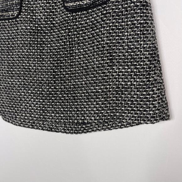 LOFT Size 2 Black White Gray Tweed Mini Skirt Patch Front Pocket Zip Back Career - Picture 4 of 7